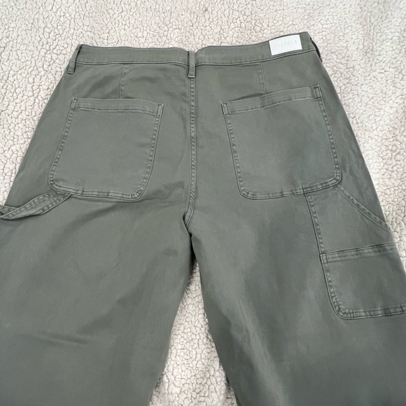 Pistola cargo kakis in light sage. Like new. Soft fabric with light stretch. - Picture 5 of 11